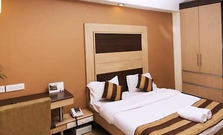Pacific Inn Huda City Centre Sec 41 คูร์เคาน์ ภายนอก รูปภาพ